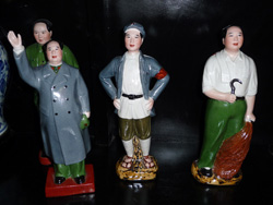 Mao figurines, Zhao Jia Chao Wei Classical Furniture Market.