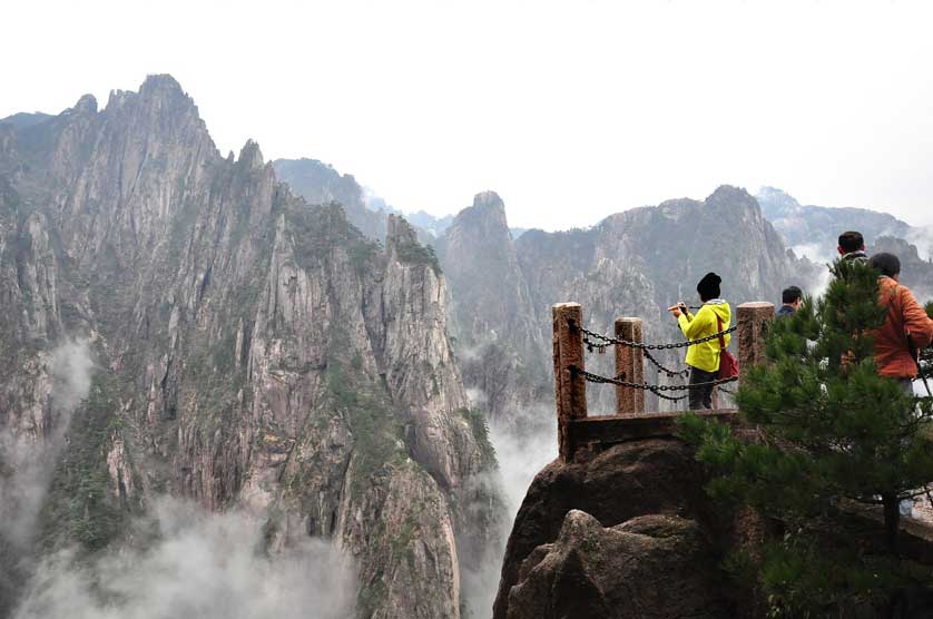 There are superb views of the misty peaks from the many viewing platforms.