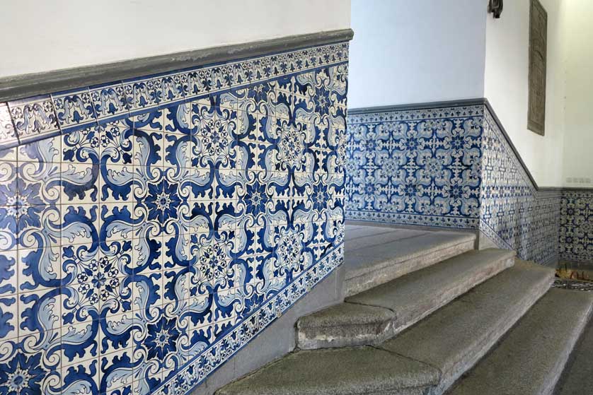 Some of the walls are lined with azulejo tiles.
