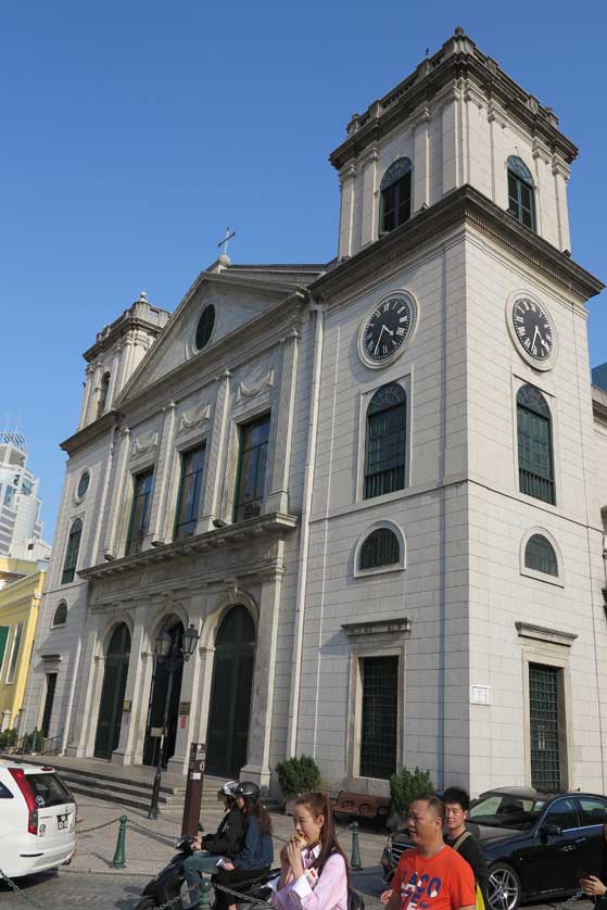 The building dates from the 1930s.
