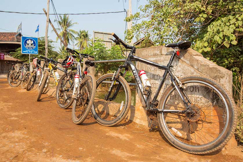 Cycling in Siem Reap. Book a cycle tour in Siem Reap, Angkor Wat, Cambodia.