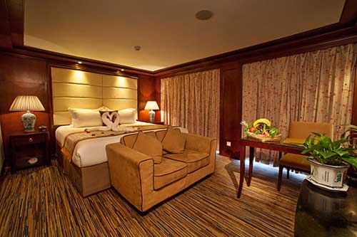 Luxury on board a Yangtze cruise ship, China.